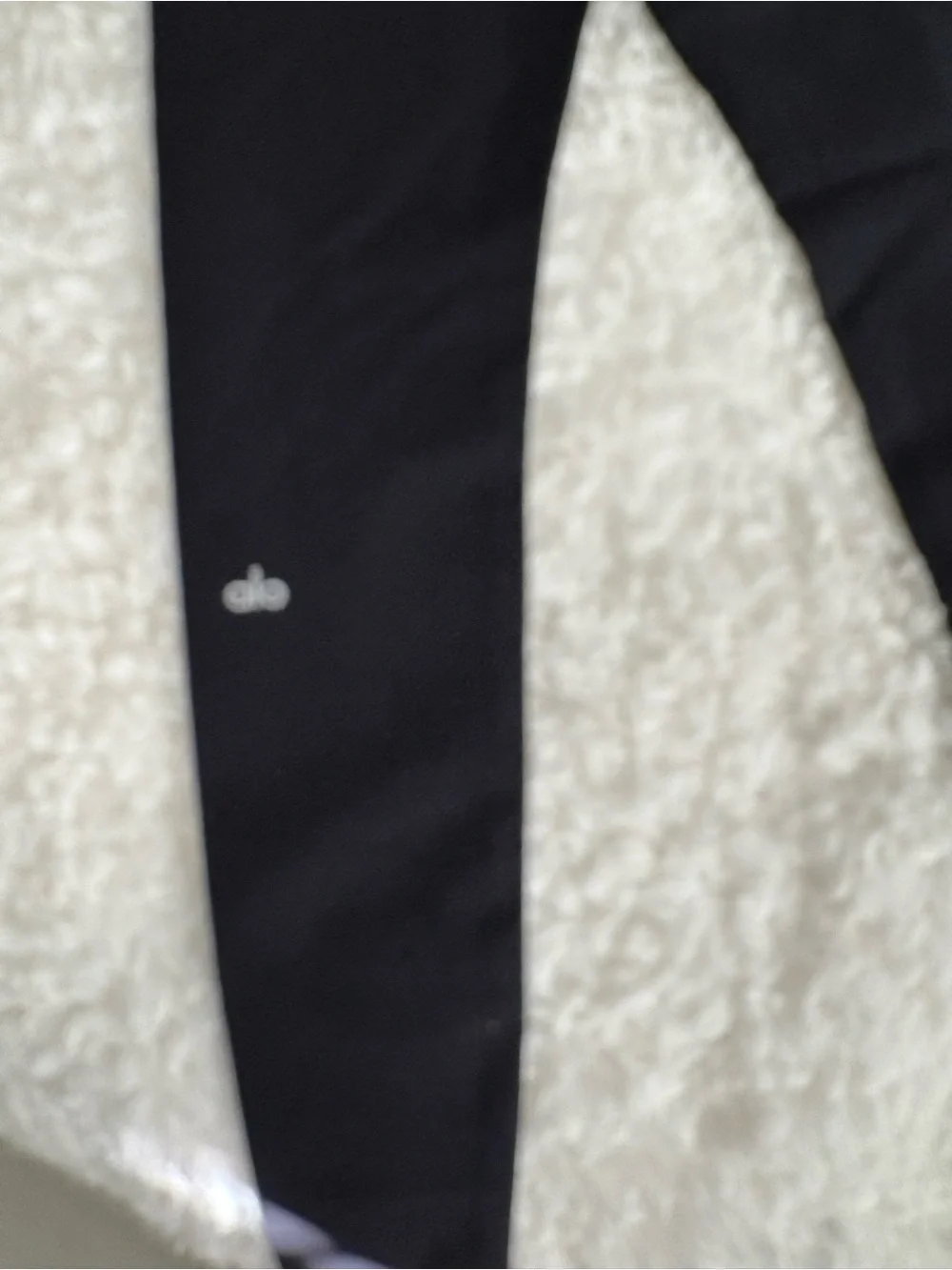 ALO Yoga Airbrush Black High-Rise Logo Leggings